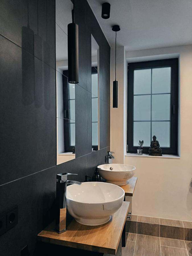Apartment Gallery 01 *