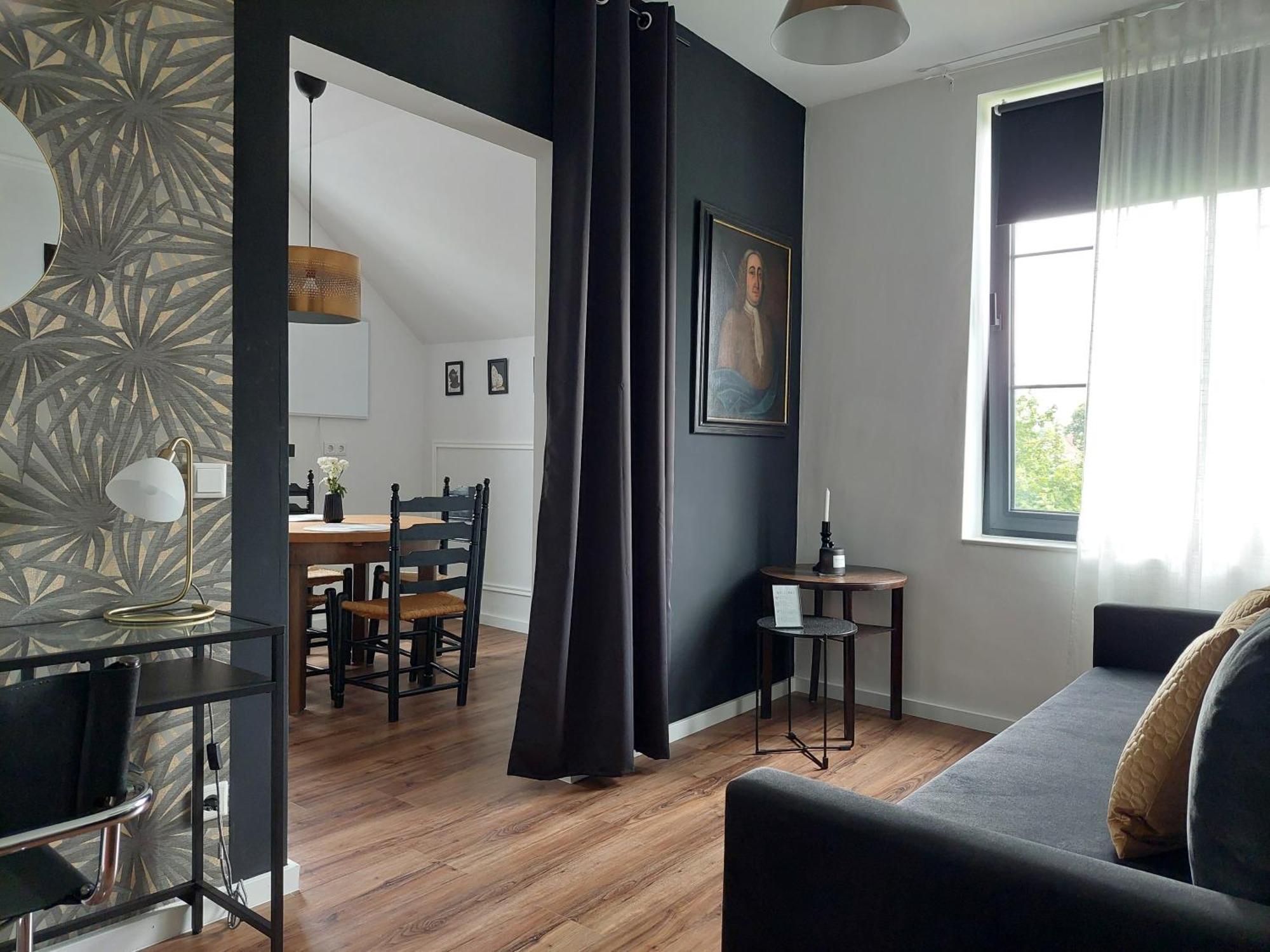 Gallery 01